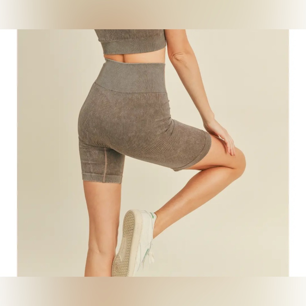 NWT Mineral Washed Ribbed Biker Short & Sports Bra Set